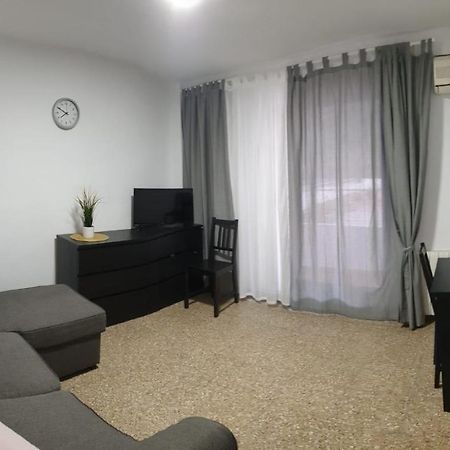Apartment For 6 People. Valencia Exteriör bild