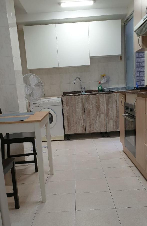 Apartment For 6 People. Valencia Exteriör bild