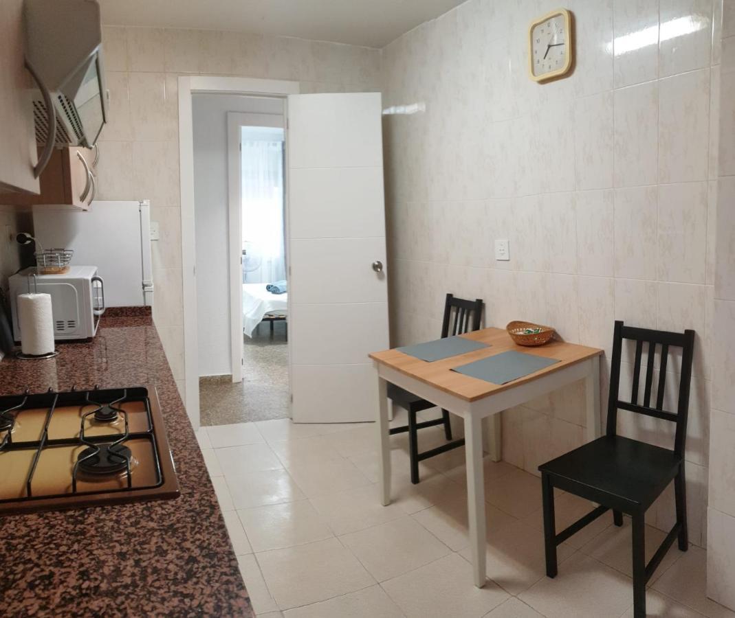 Apartment For 6 People. Valencia Exteriör bild
